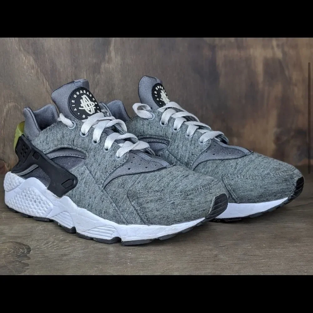 Nike Huarache grey